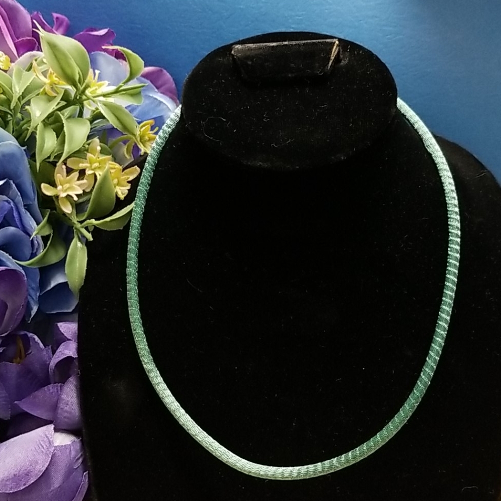 🌷3/$25 Teal woven mesh necklace